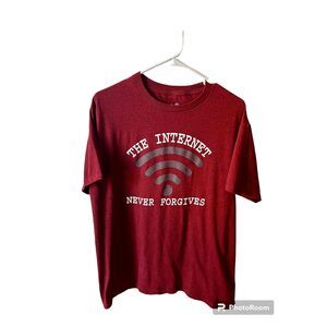 Mens Large Graphic Funny T Shirt The Internet Never Forgives Wi Fi Symbol Print